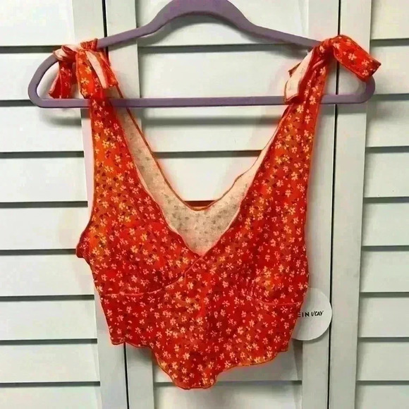 SHEIN Crop Top NWT - Size M - Picture 1 of 4